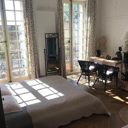 Chambre d'hôte du Château Dourdan Exterior foto