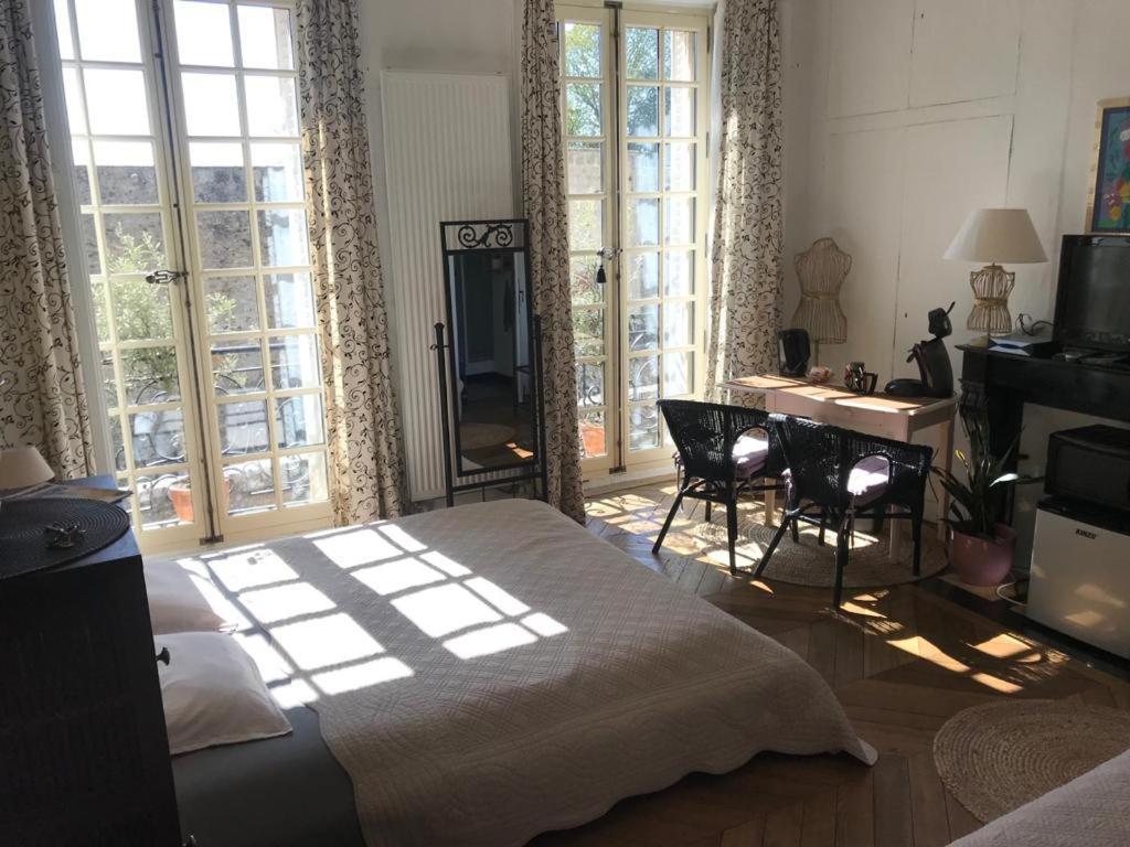 Chambre d'hôte du Château Dourdan Exterior foto