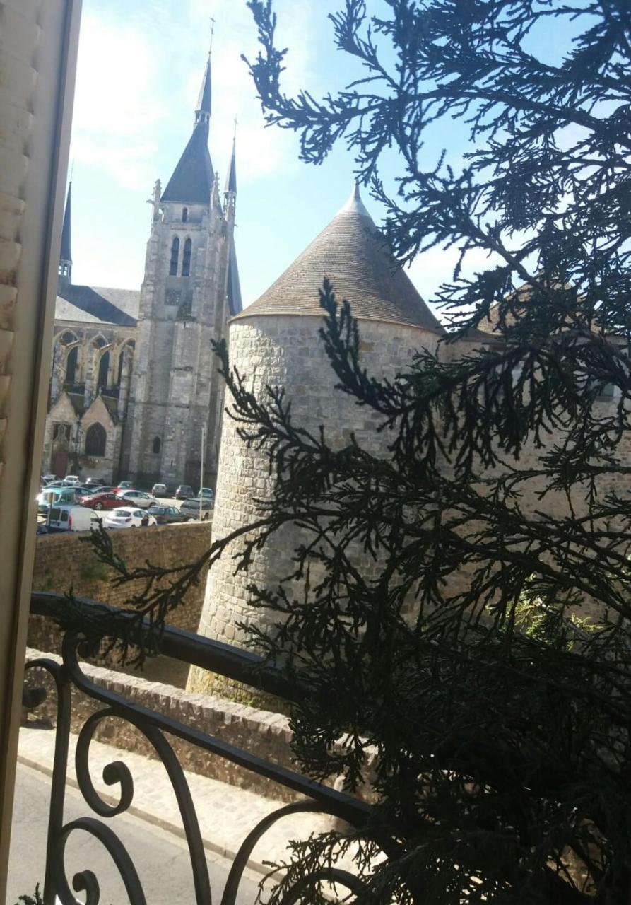Chambre d'hôte du Château Dourdan Exterior foto
